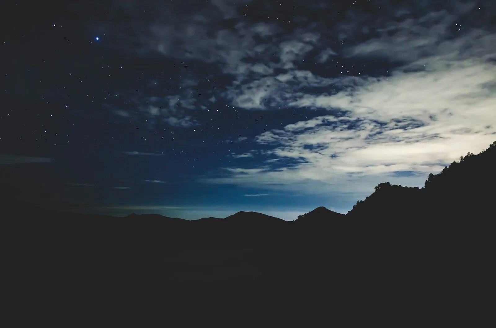 Dark Sky RV Camping in California: Stargazing from Joshua Tree to Death Valley